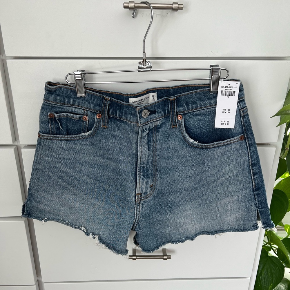Abercrombie & Fitch Mom Jean Short High Rise 8 29